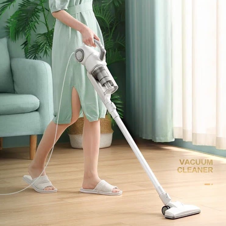 美的吸尘器SN7
